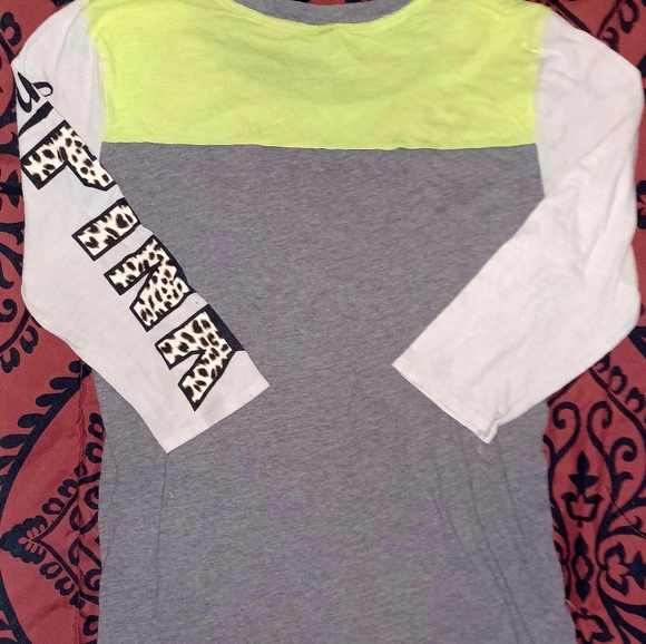 Gently used Victoria's secret pink 3/4 sleeve shirt size medium - Picture 6 of 6